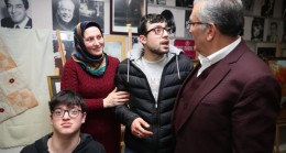 ​Başkan adayı Aydın, “down sendromlu” çocuklara yoğun ilgi gösterdi!..