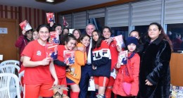 FUTBOLCU KIZLARDAN COŞKUN TOSUN’A SÜRPRİZ!..
