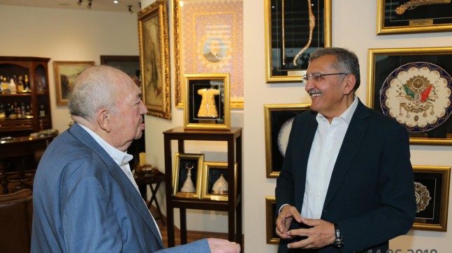 Türker İnanoğlu’nun Anılarıyla “En Güzel Köy: Kanlıca” Kitabı Çıktı!…