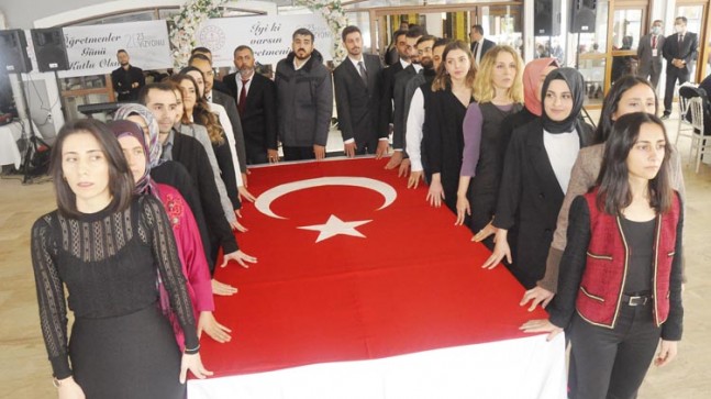 Öğretmenler Günü Kutlandı!…
