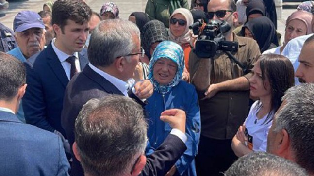 Murat Aydın Tokatköylüler ile Belediye Önünde Görüştü!…