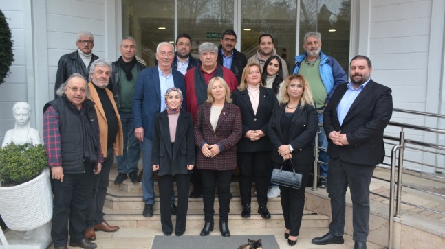 CHP KADIN KOLLARI BEYKOZ BASININI AĞIRLADI!..