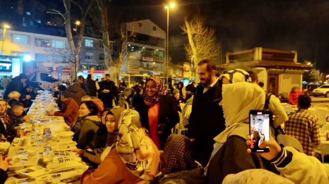 BEYKOZ’DA 7’DEN 70’E YÜZLERCE VATANDAŞ SAHUR SOFRASINDA BULUŞTU!…