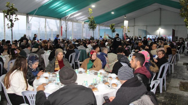 Ramazan’ın Sevinç Ve Bereketi Sahil İftarı’yla Artıyor