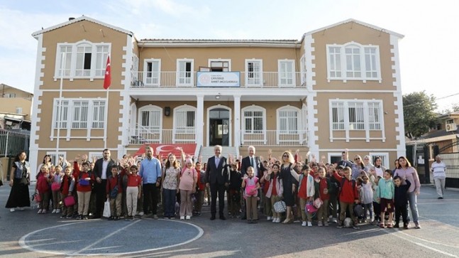 Beykoz Belediye Başkanı destek verdiği okulları ziyaret ediyor