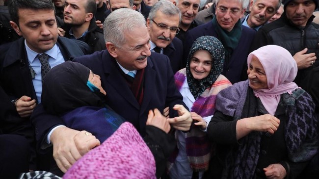 Binali Yıldırım’dan Beykoz’da esnaf ziyareti!..