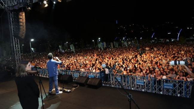 BEYKOZ SAHİLİ’NDE BURAY RÜZGÂRI ESTİ!…