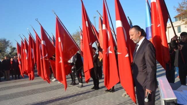 Atamızı Andık!…