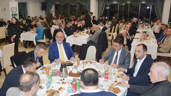 İHH Beykoz Temsilciliği’nin iftar yemeğine 600 kişi katıldı!…