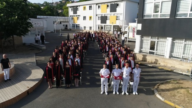 Geleceğin Barbarosları diplomalarına kavuştu
