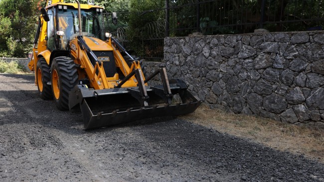 RİVA’DA YOLLAR GÜZELLEŞİYOR
