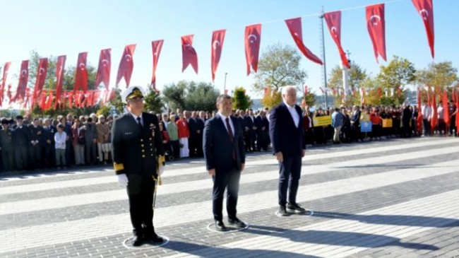 Cumhuriyet Coşkusu Törenle Başladı