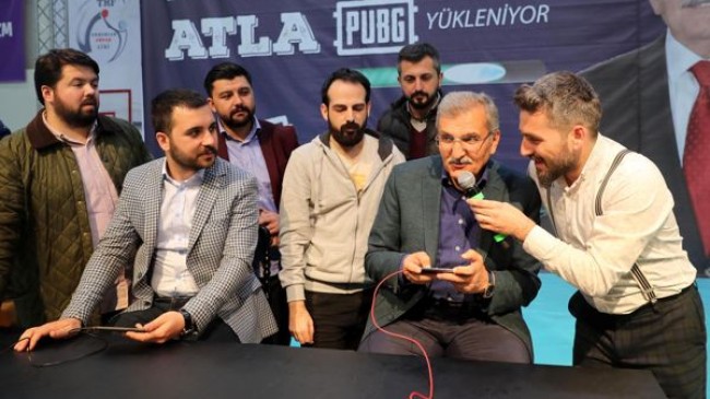 Beykoz Belediye Başkan Adayı Murat Aydın, oyun turnuvasına katılıp PUBG oynadı​!..