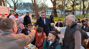 CUMHUR İTTİFAKI PAZARCI ESNAFIYLA BİRLİKTE ORUCUNU AÇTI!…
