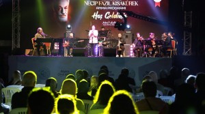ÜSTAT NECİP FAZIL KISAKÜREK BEYKOZ’DA YÜCEL ARZEN KONSERİYLE ANILDI!…