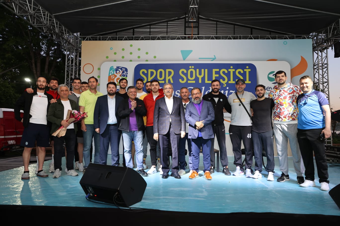 Beykoz'da Gençler Spor Söyleşi'nde Yılmaz Vural'la Bir Araya Geldi (1)