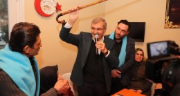 Başkan adayı Aydın, Dereseki’de eline bastonu aldı ve festival sözü verdi!..