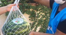 BEYKOZ KARPUZU ÇİFTÇİSİNİ DE iHTİYAÇ SAHİPLERİNİ DE SEVİNDİRDİ