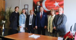 PAŞABAHÇE FERİT İNAL LİSESİ MEZUNLARI DERNEĞİNDEN OKUL MÜDÜRÜNE İLK ZİYARET GERÇEKLEŞTİ