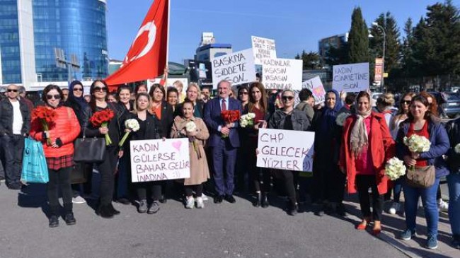 COŞKUN TOSUN VE CHP’Lİ KADINLARDAN KADINLAR GÜNÜ ETKİNLİĞİ!..