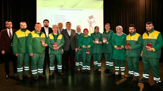 Başarılı Temizlik Personeline Altın Ödülü!..