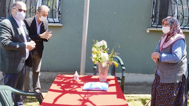 Asırlık Çınarlar Anneler Gününde Unutulmadı!..