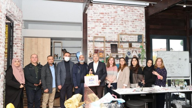 İNGİLİZ USTALAR BEYKOZ’DA SANAT EĞİTİMİNİ İNCELİYOR!…