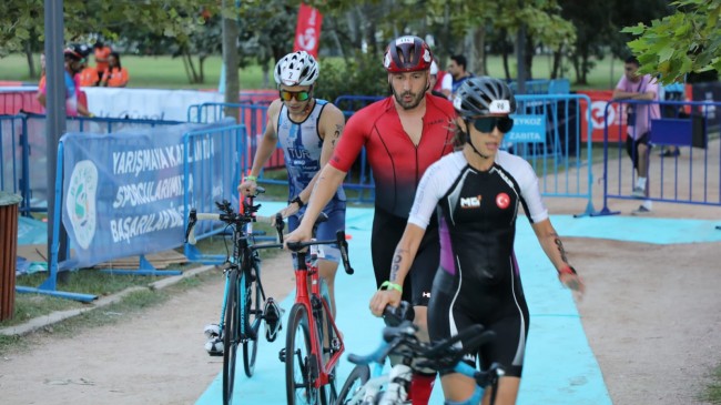 Boğaz’da Triatlon Rekabeti Nefes Kesti!…