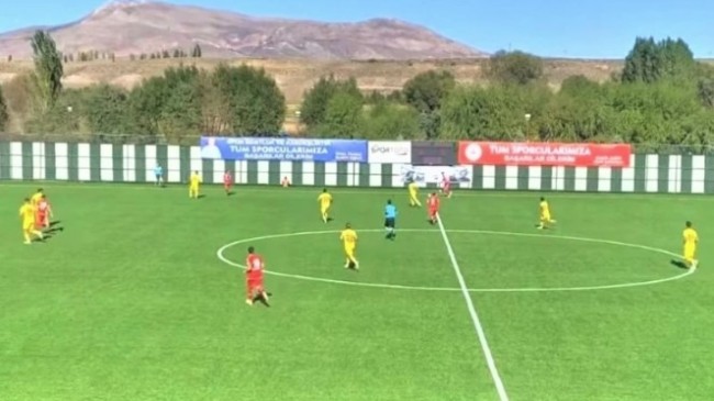 İshaklıspor profesyonel ilk galibiyetini aldı 2-0