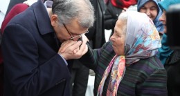 Murat Aydın’ı görmeye gelen kadın öpüp bağrına bastı!..