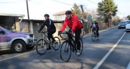 Murat Aydın Beykoz’da bisikletle 25 kilometre pedal çevirip, vatandaşları ziyaret etti​