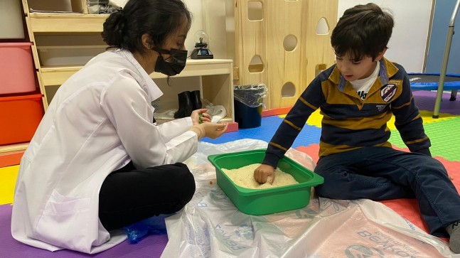 AKDEM’DE MUTLULUĞU ÖĞRENİYOR, HAYATA GÜVENLE BAKIYORLAR!…